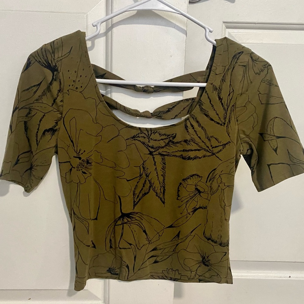 Guess top